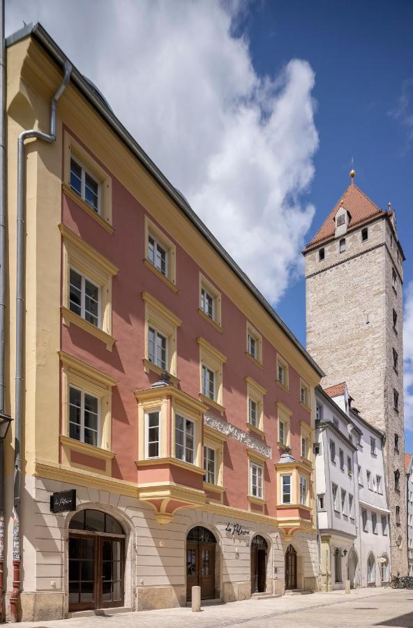 Altstadthotel Der Patrizier Regensburg Exterior foto